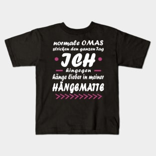 Rente Pension Oma Urlaub Geschenk Spruch Kids T-Shirt